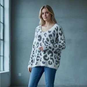 POL Fuzzy Leopard Oversized V Neck Sweater Black and White Size L/XL